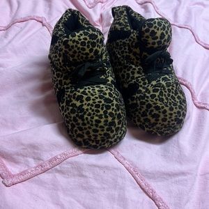 Snooki brand slippers